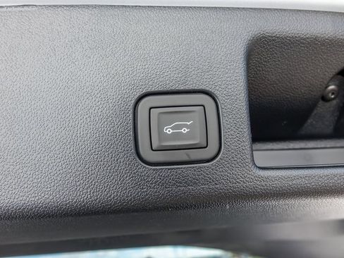 New 2026 Chevrolet Equinox EV LT image 9