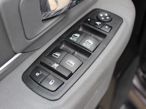 Used 2018 RAM 1500 Big Horn image 13