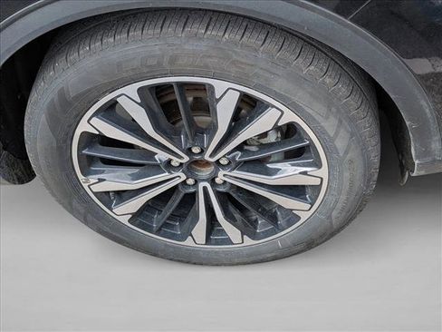 Certified 2022 Ford Escape SE w/ SE Sport Appearance Package FWD image 8
