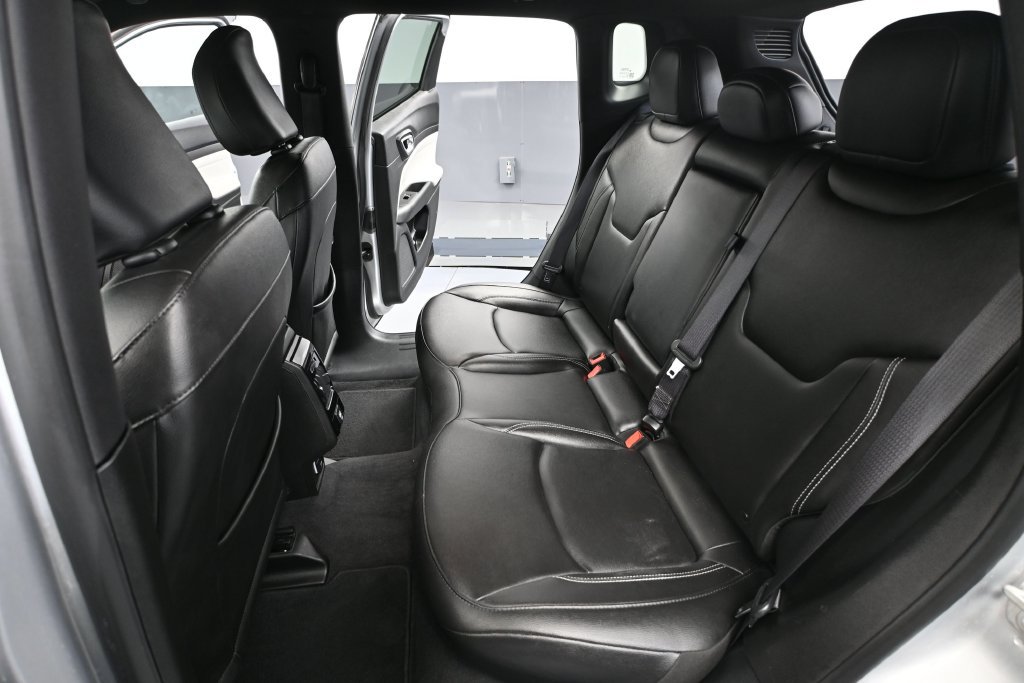 Used 2025 Jeep Compass Limited AWD/4WD image 30