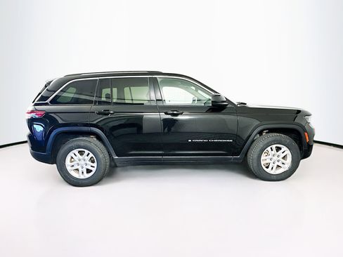 Used 2022 Jeep Grand Cherokee Laredo w/ Luxury Tech Group I AWD/4WD image 10