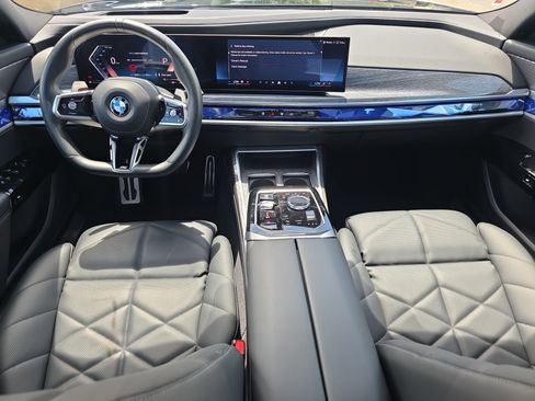 Used 2023 BMW 740i RWD image 17