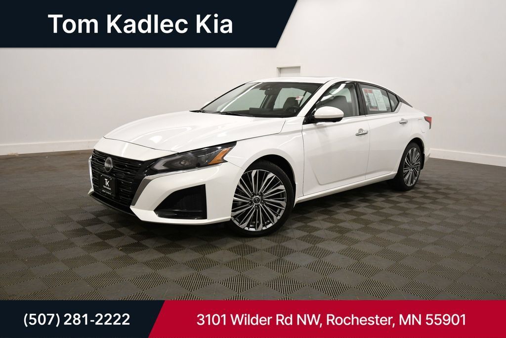 Used 2024 Nissan Altima 2.5 SL AWD/4WD image 1