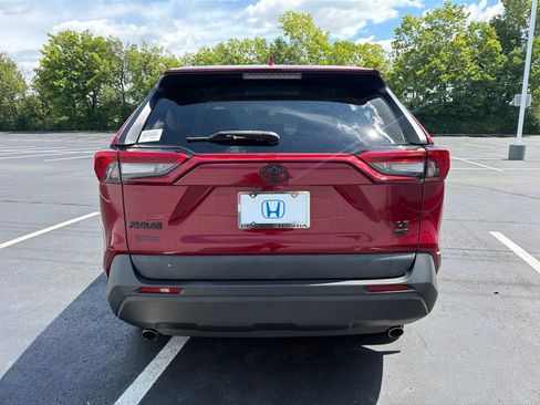 Used 2019 Toyota RAV4 LE w/ All Weather Liner Package AWD/4WD image 4