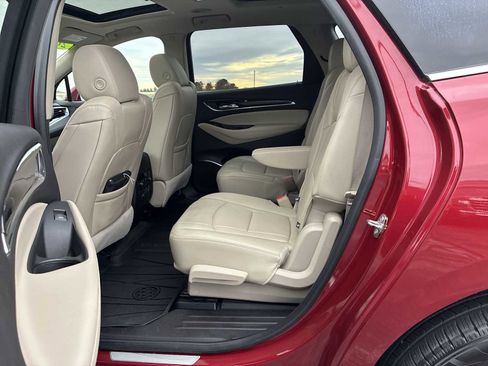 Used 2019 Buick Enclave Essence w/ LPO, Sport Appearance Package image 23