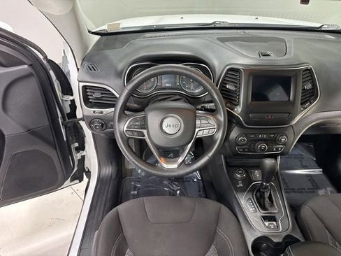 Used 2019 Jeep Cherokee Latitude w/ Popular Appearance Group AWD/4WD image 14