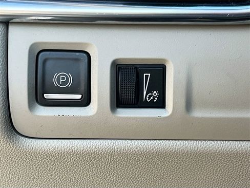 Used 2023 Cadillac XT4 Luxury w/ Cold Weather Package image 10