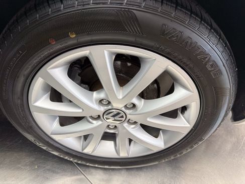 Used 2013 Volkswagen Jetta SE FWD image 25