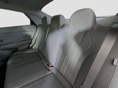 Used 2025 Hyundai Elantra SEL image 23