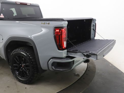 Used 2024 GMC Sierra 1500 Elevation image 9