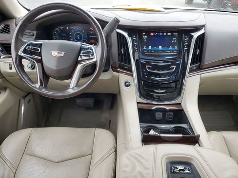 Used 2016 Cadillac Escalade Premium image 26