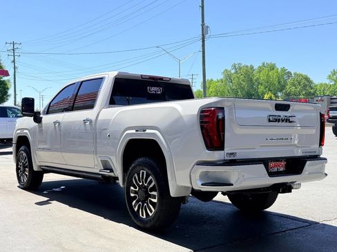 Used 2025 GMC Sierra 2500 Denali Ultimate image 5