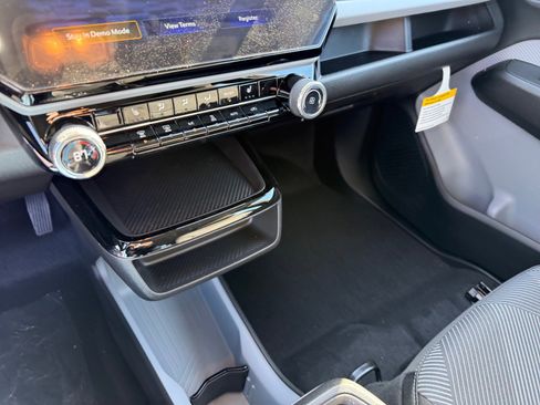 New 2027 Chevrolet Bolt LT w/ Comfort Package FWD image 13