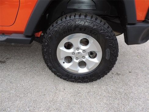 Used 2015 Jeep Wrangler Sport image 9