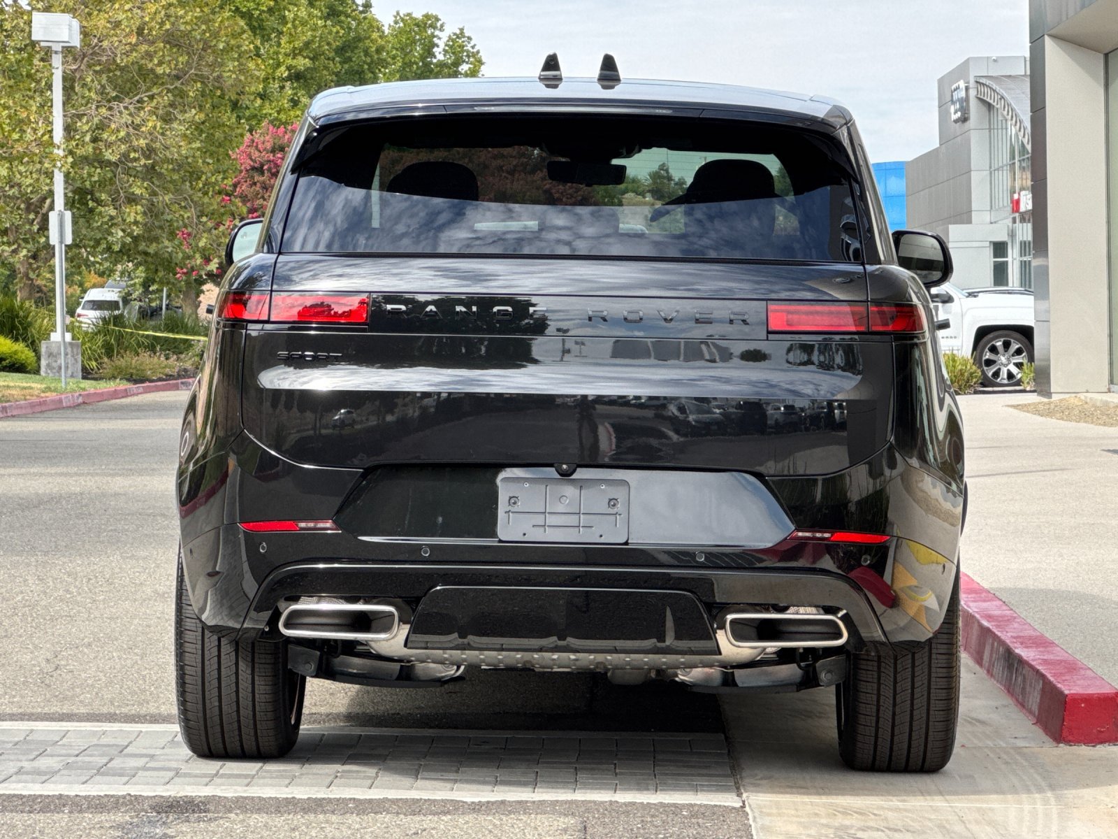 New 2026 Land Rover Range Rover Sport Dynamic SE AWD/4WD image 5