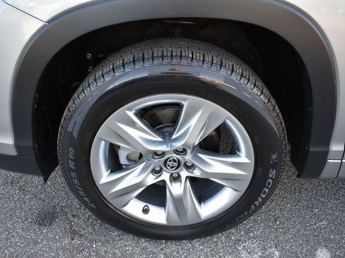 Used 2016 Toyota Highlander Limited FWD image 33