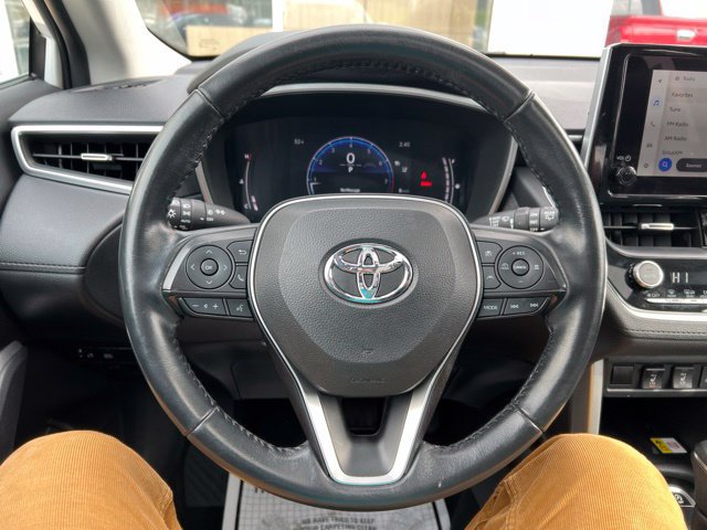 Used 2023 Toyota Corolla Cross XLE w/ Convenience Package AWD/4WD image 14