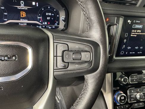 Used 2022 GMC Yukon Denali AWD/4WD image 16