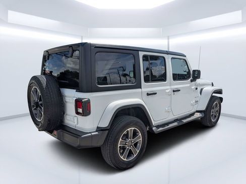 Used 2023 Jeep Wrangler Unlimited Sahara AWD/4WD image 3