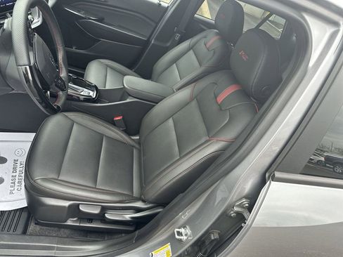 Used 2025 Chevrolet Trax RS w/ Driver Confidence Package image 13