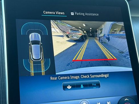 Used 2024 Mercedes-Benz GLC 300 4MATIC image 25