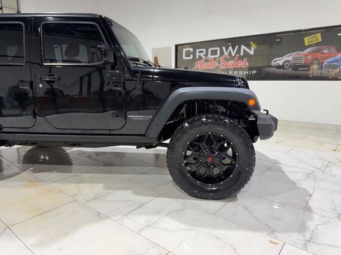 Used 2016 Jeep Wrangler Unlimited Rubicon w/ Connectivity Group AWD/4WD image 5