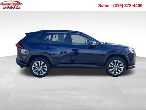 Certified 2020 Toyota RAV4 XLE Premium image 6