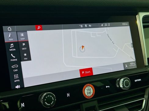 New 2026 Porsche Macan image 16