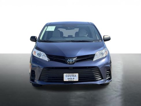 Used 2019 Toyota Sienna L FWD image 3