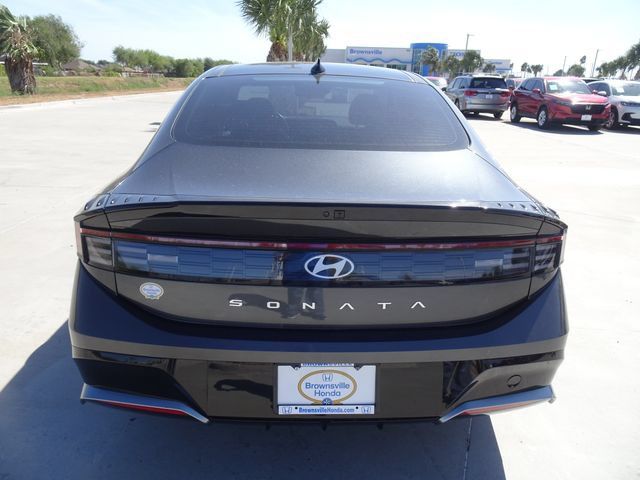 Used 2024 Hyundai Sonata SEL w/ Convenience Package FWD image 5
