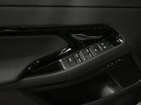 Used 2024 Land Rover Range Rover Evoque S AWD/4WD image 8