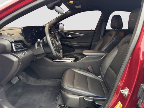 Used 2024 Buick Envista Sport Touring w/ Convenience II Package image 9