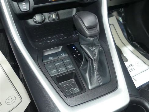 Used 2024 Toyota RAV4 LE image 38