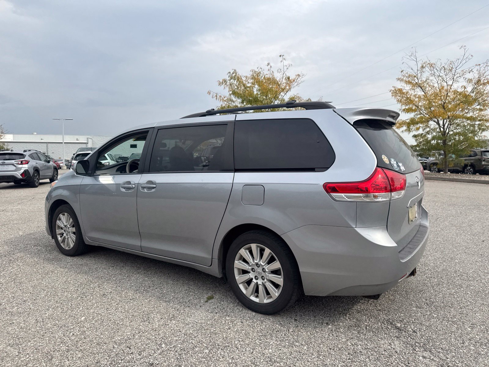 Used 2012 Toyota Sienna LE w/ Towing Pkg AWD/4WD image 24