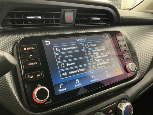 Used 2024 Nissan Kicks SR image 9