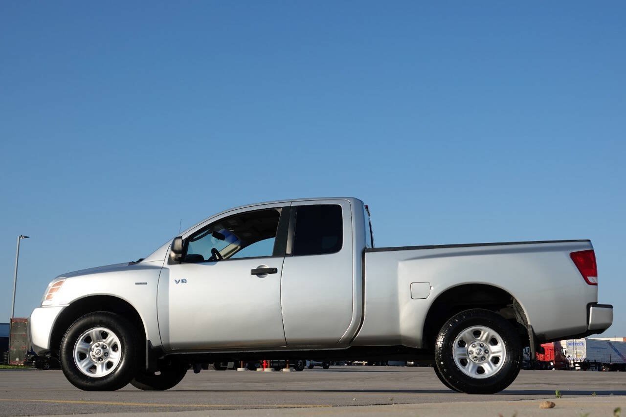 Used 2004 Nissan Titan XE w/ (PRF) Preferred Pkg AWD/4WD image 11
