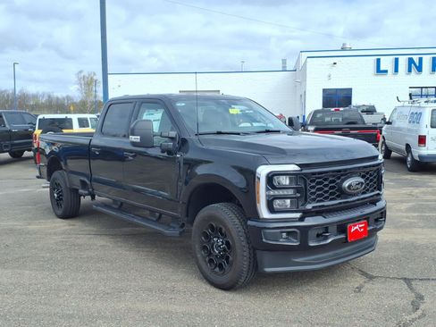 New 2026 Ford F250 XLT w/ XLT Premium Package AWD/4WD image 4
