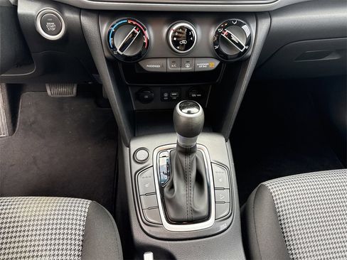 Used 2020 Hyundai Kona SEL image 25