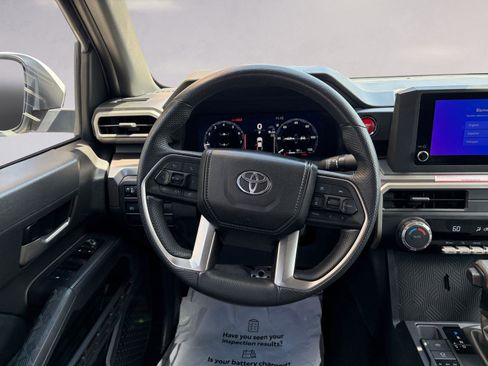Used 2024 Toyota Tacoma TRD Sport AWD/4WD image 12