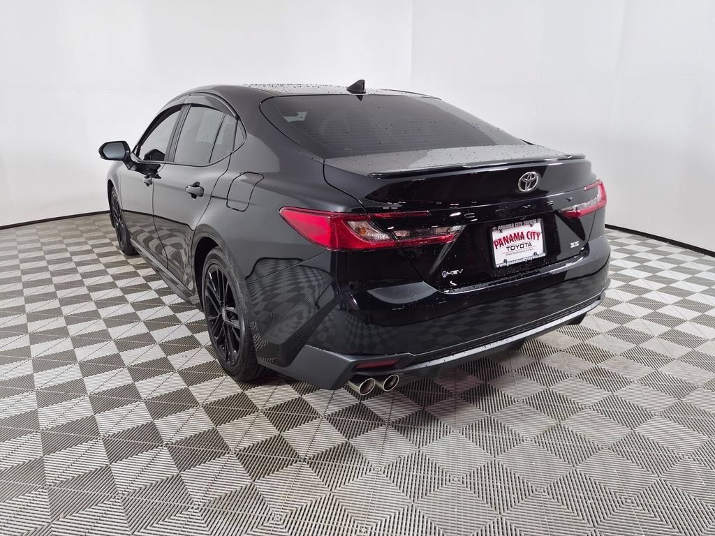 Used 2026 Toyota Camry SE FWD image 5