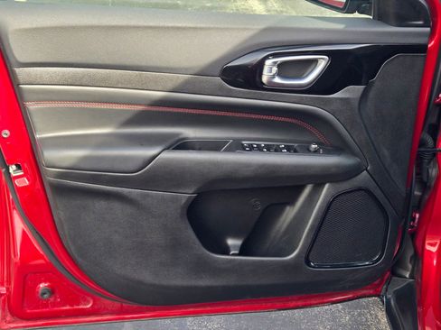 Used 2025 Jeep Compass Trailhawk image 20