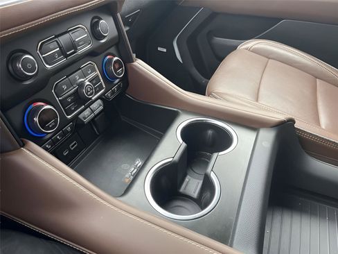 Used 2022 Chevrolet Tahoe High Country image 22