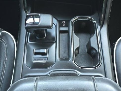 Used 2022 GMC Sierra 1500 AT4X image 41