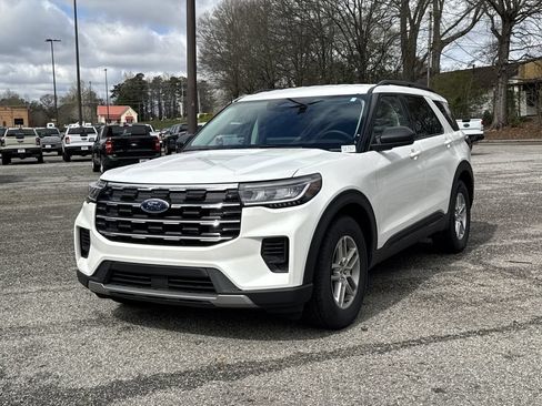 New 2026 Ford Explorer Active RWD image 3