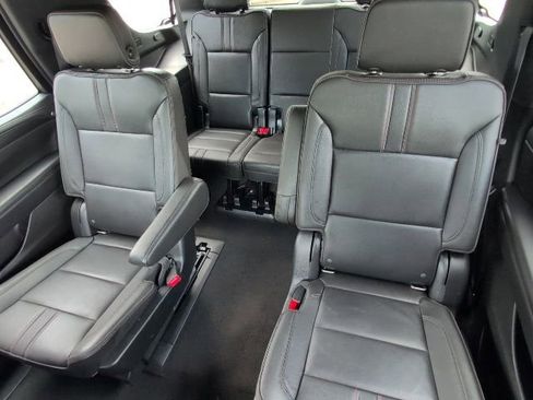 Used 2022 Chevrolet Tahoe RST w/ Luxury Package AWD/4WD image 8