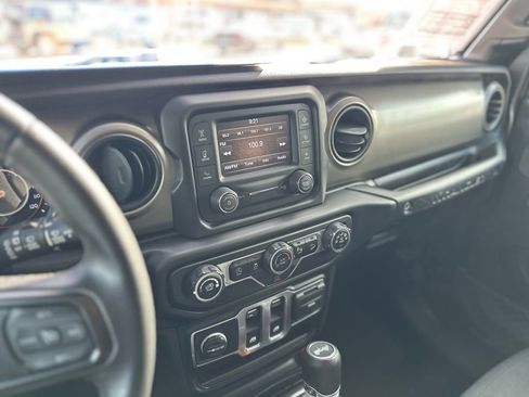 Used 2020 Jeep Wrangler Sport image 17