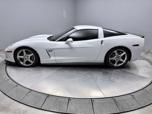 Used 2007 Chevrolet Corvette Coupe w/ Preferred Equipment Group RWD image 8