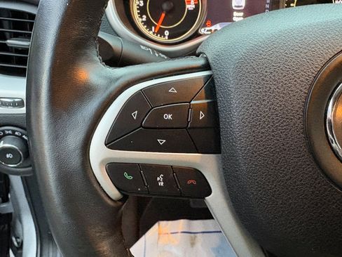 Used 2018 Jeep Cherokee Trailhawk image 42