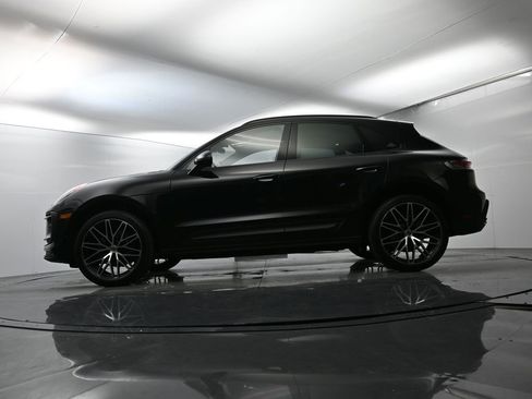 Used 2025 Porsche Macan image 49