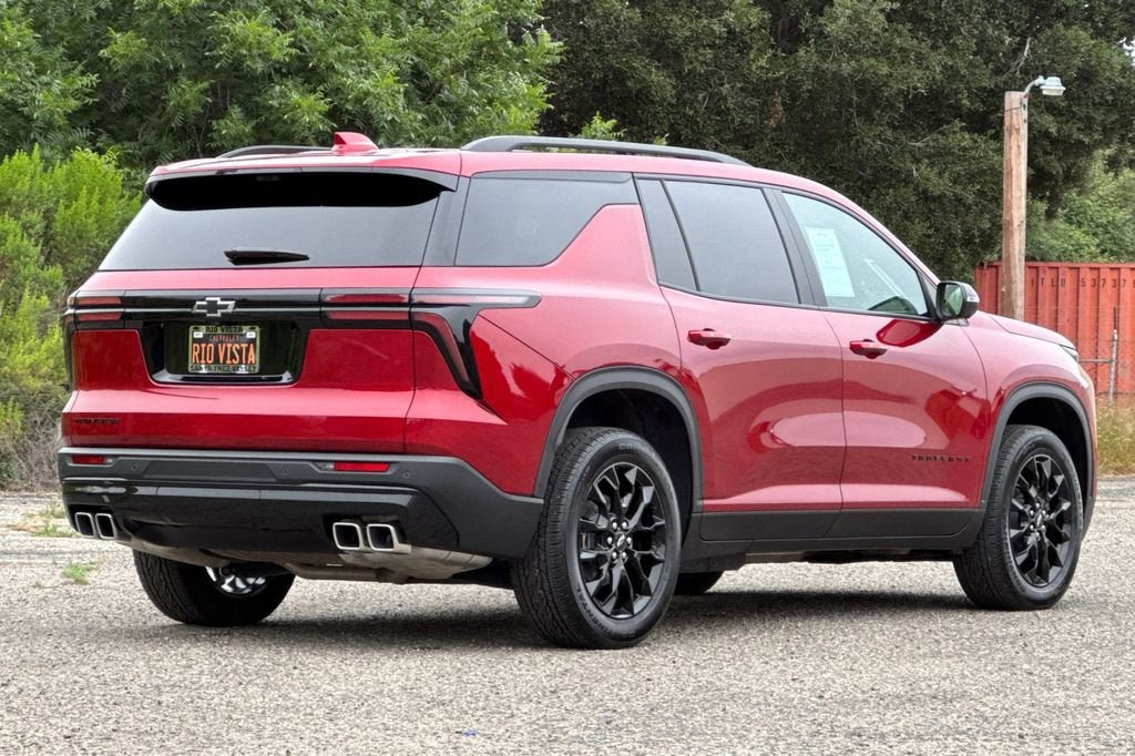 New 2026 Chevrolet Traverse LT w/ Midnight/Sport Edition FWD image 4